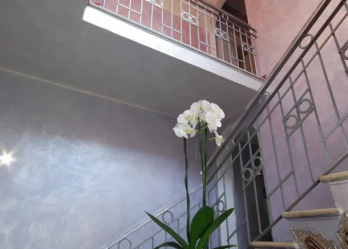 Maloe Πανσιόν 4*